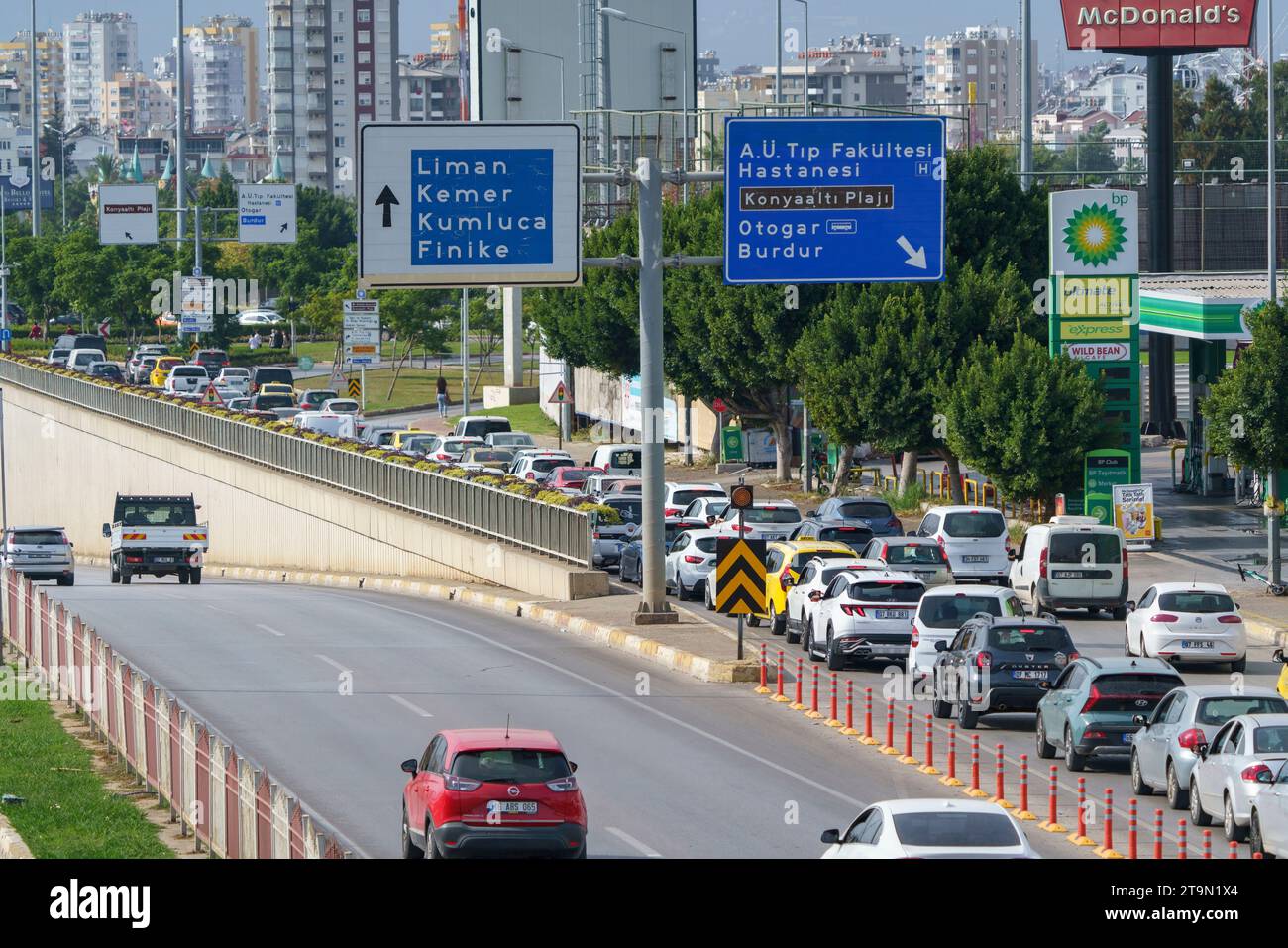 Turkey Antalya, 11. 11. 2023: A view of the increasingly busy Antalya vehicle traffic Stock Photo