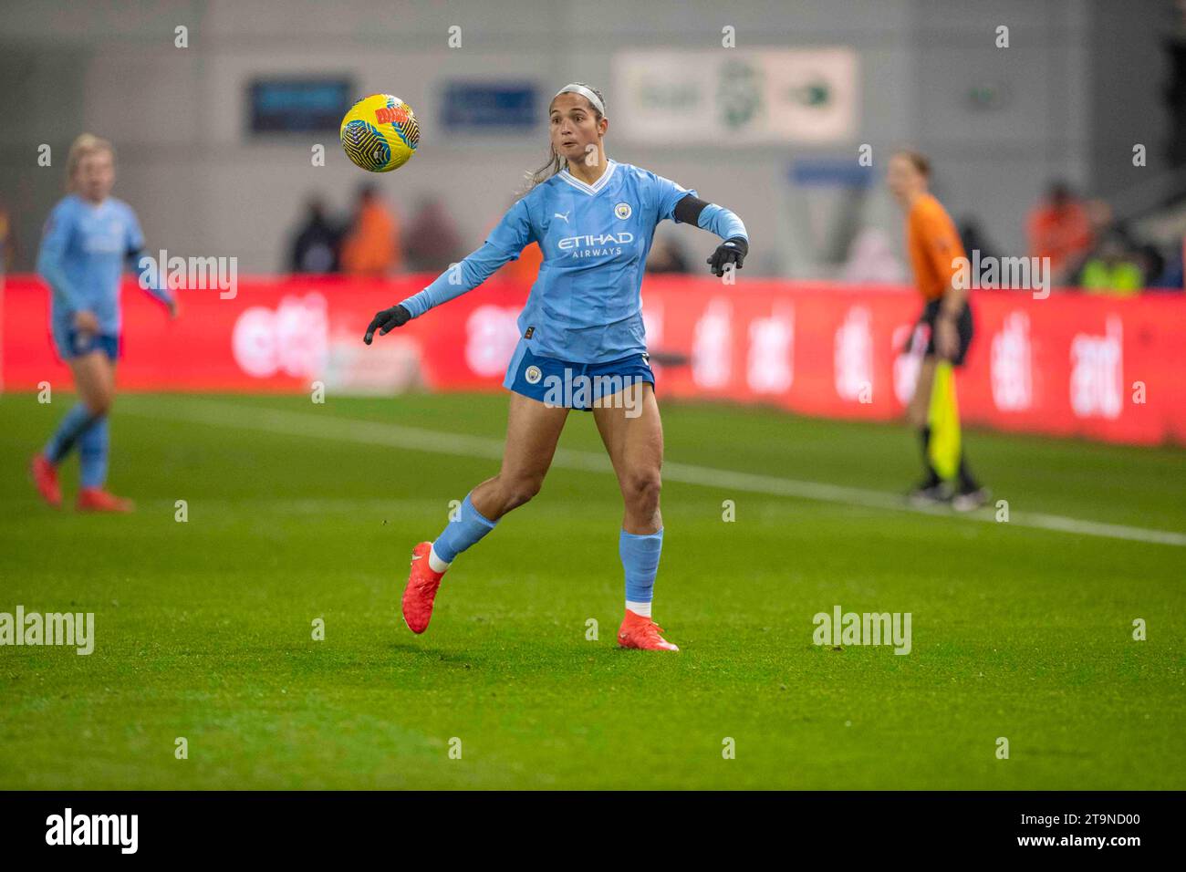 Manchester on Saturday 25th November 2023.Deyna Castellanos #10 of Manchester City chests the ball during the Barclays FA Women's Super League match between Manchester City and Tottenham Hotspur at the Joie Stadium, Manchester on Saturday 25th November 2023. (Photo: Mike Morese | MI News) Credit: MI News & Sport /Alamy Live News Stock Photo