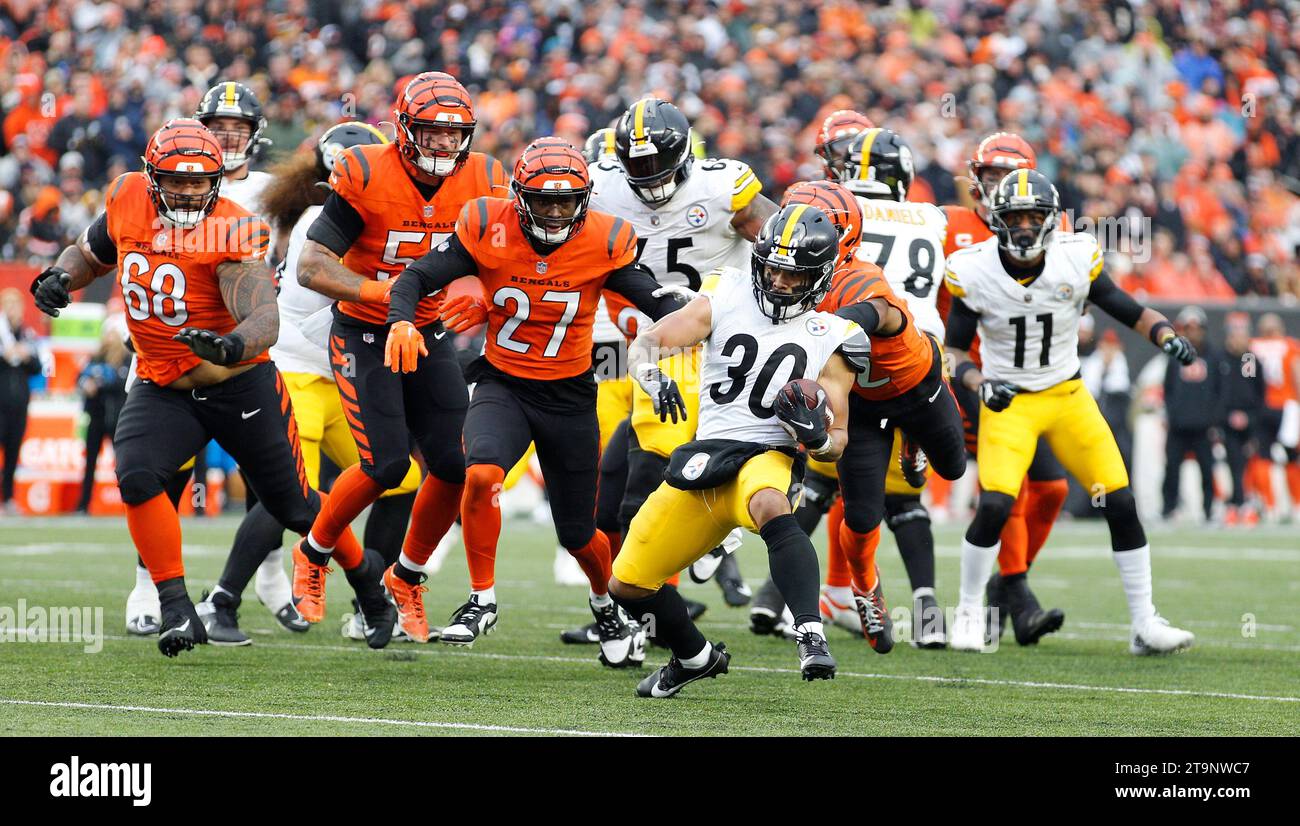Cincinnati, Ohio, USA. 26th Nov, 2023. Pittsburgh Steelers running back