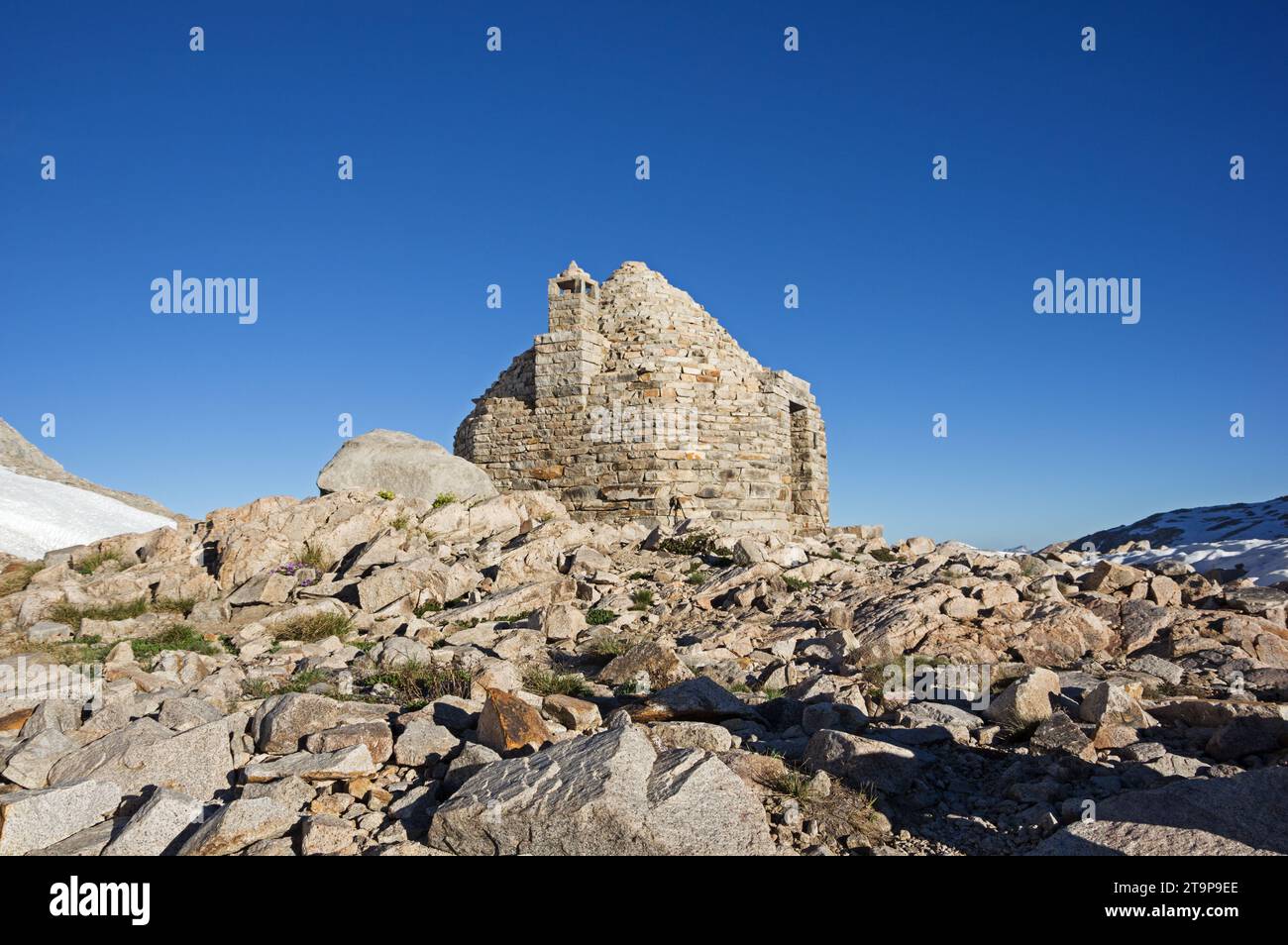 Muir Hut at Muir Pass on the PCT and JMT in Kings Canyon National Park in the Sierra Nevada Mountains of California Stock Photo