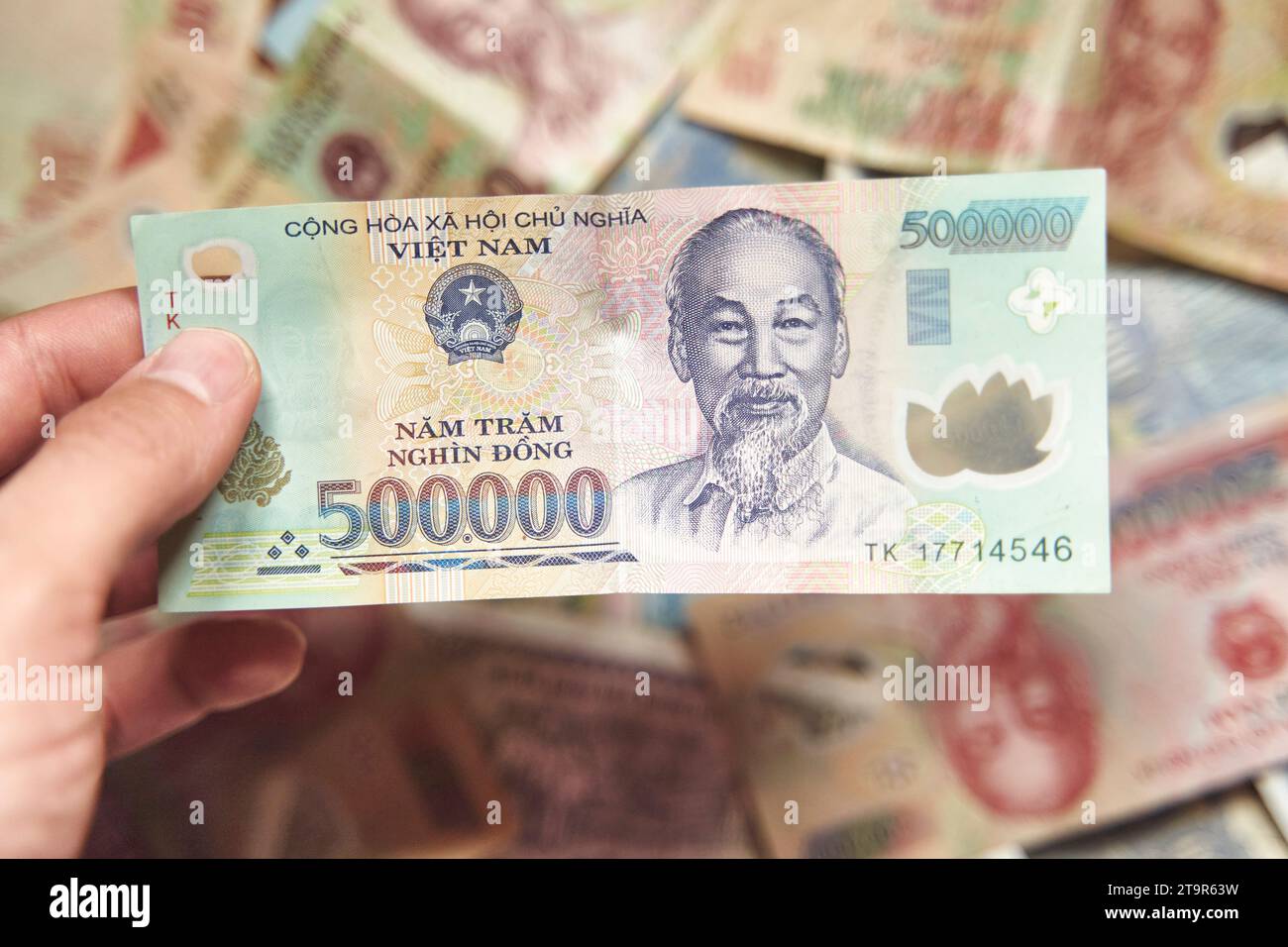 Vietnamese bank notes hi-res stock photography and images - Alamy