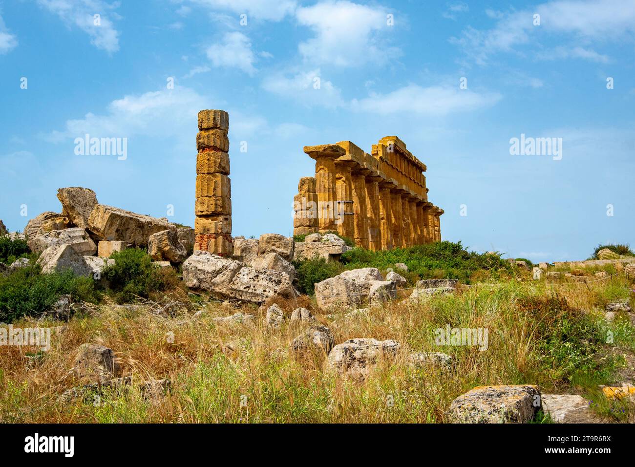 Doric temple in selinunte hi-res stock photography and images - Alamy