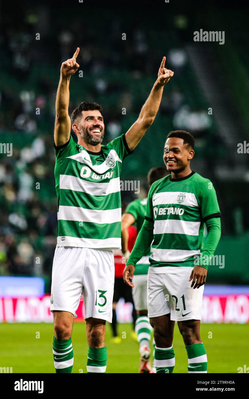 Lisbon, Portugal. 26th Nov, 2023. Lisbon, 11/26/2023 - Today Sporting Clube de Portugal hosted the Dumiense football team, in the 4th Round of the Portuguese Cup at the José Alvalade Stadium. LUIS NETO, GENY (Mario Vasa/Global Imagens) (Mário Vasa/Global Imagens) Credit: Atlantico Press/Alamy Live News Stock Photo
