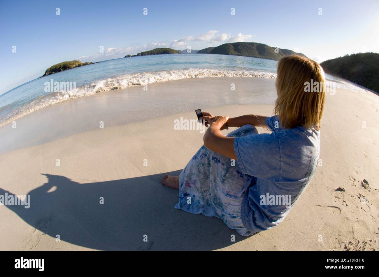 Ipod on beach hi-res stock photography and images - Alamy