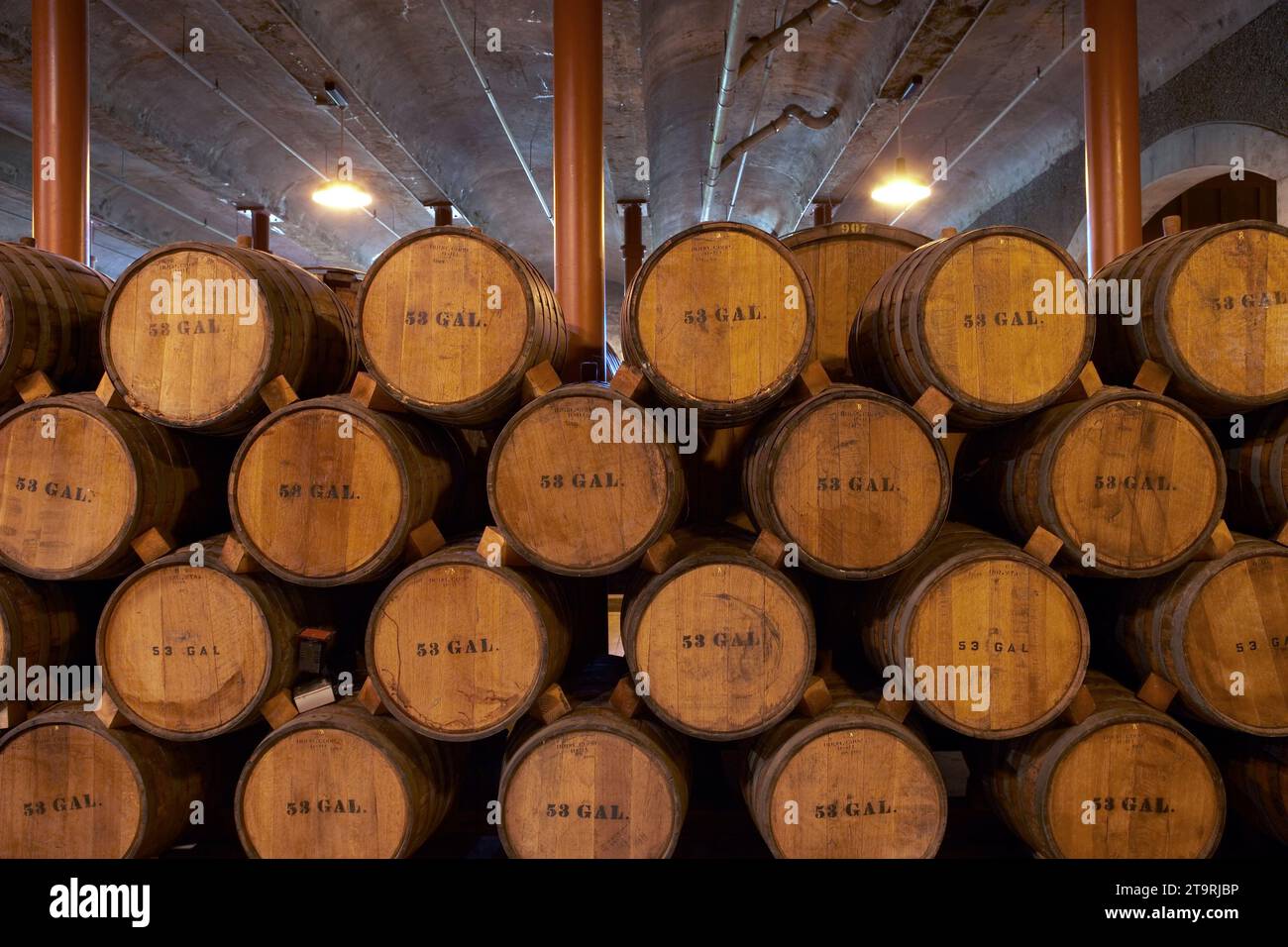 Oak barrels california winery hi-res stock photography and images - Alamy