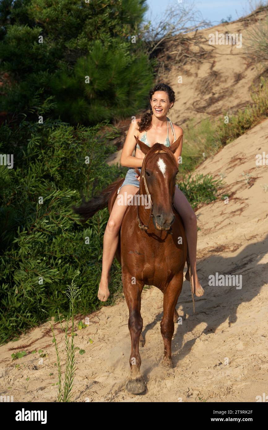 America horse riding woman hi-res stock photography and images
