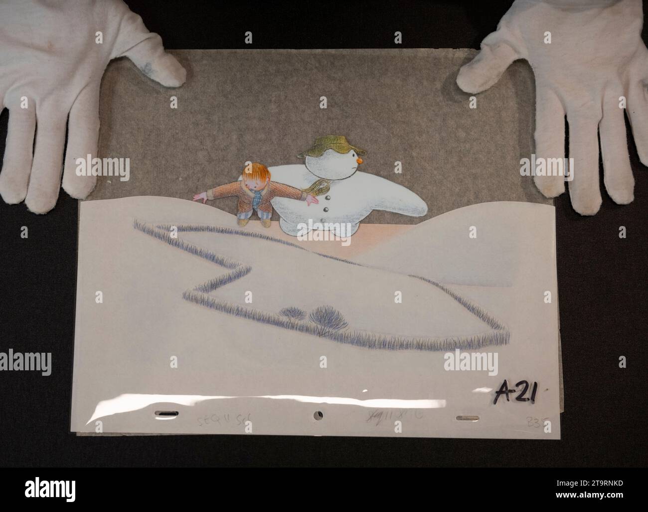 London, UK. 27th Nov, 2023. The Rock, Pop & Film sale preview takes