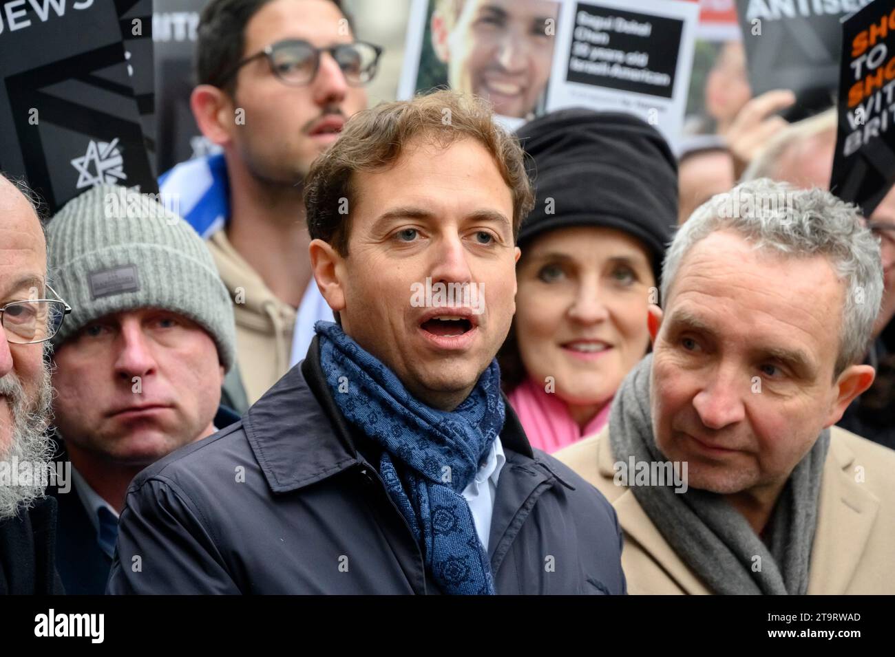 Gideon Falter - Chief Executive of Campaign Against Antisemitism. Vice Chairman of JNF UK. with actor Eddie Marsan, taking part in the March Against Stock Photo