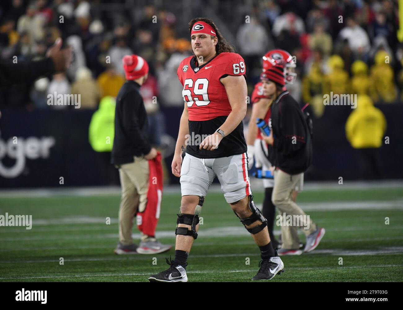 ATLANTA, GA - NOVEMBER 25: Georgia Bulldogs Offensive Linemen Tate ...
