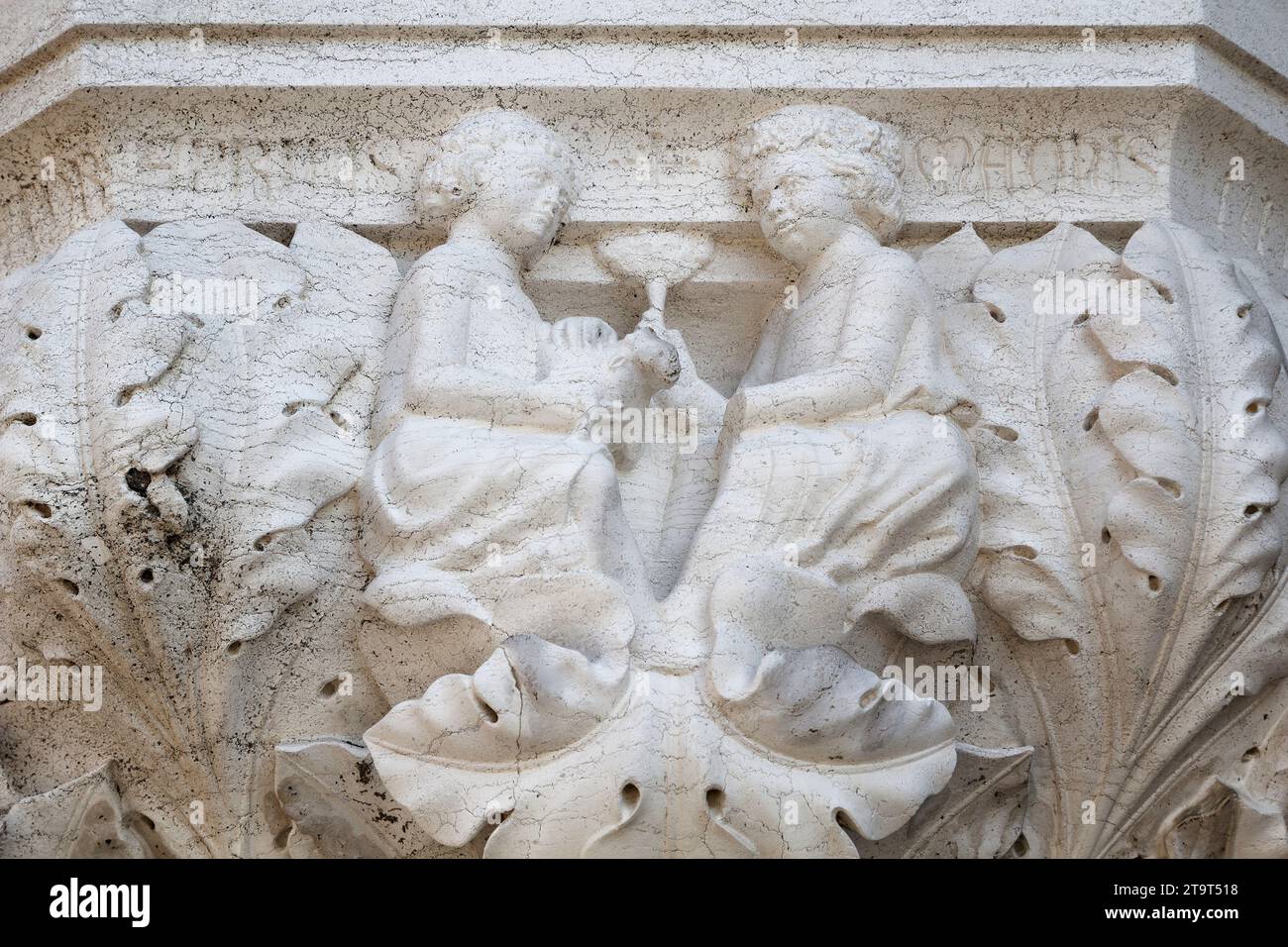 Column on doges palace venice hi-res stock photography and images - Alamy