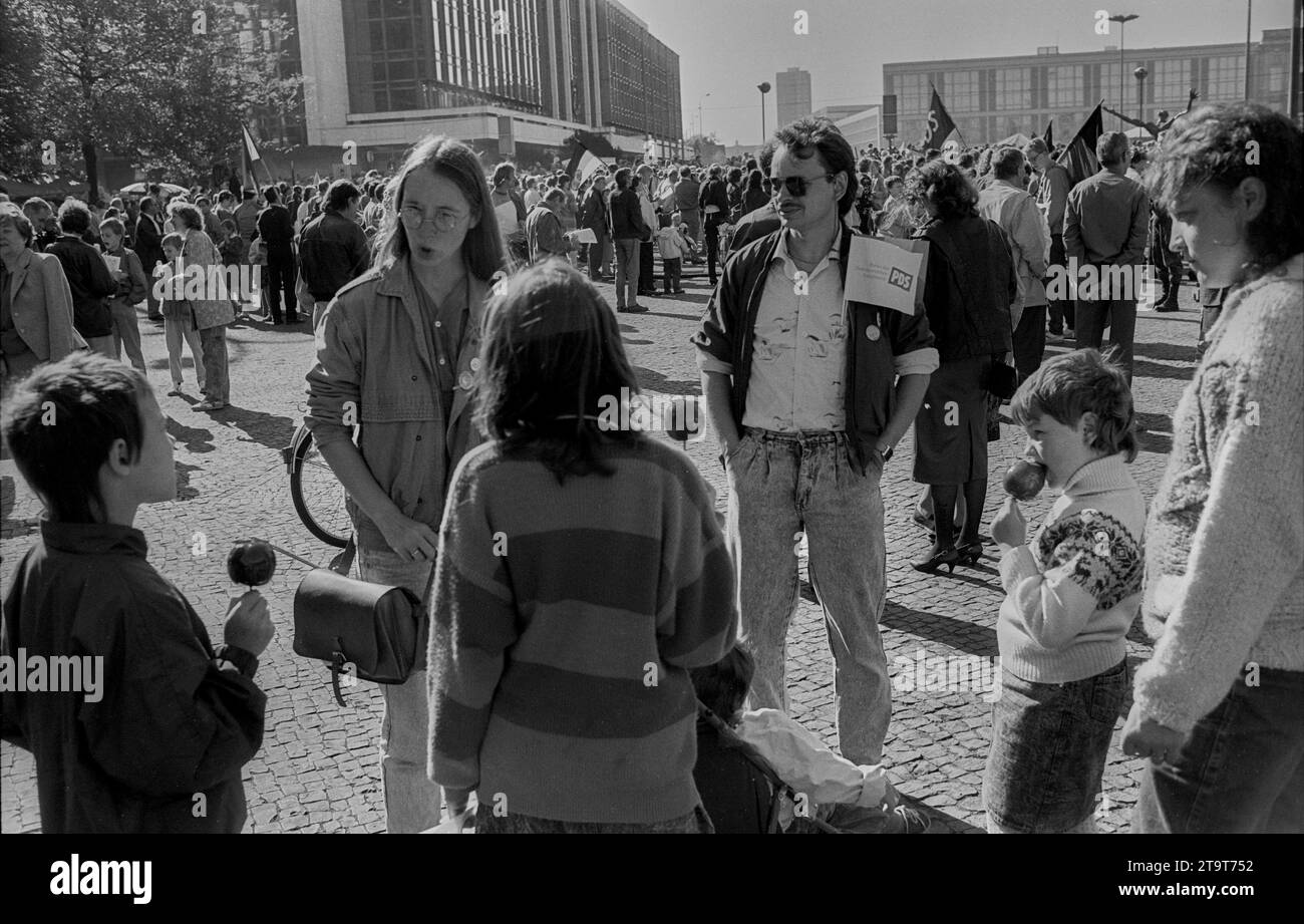 Erster Mai DDR, Berlin, 30.04.1990, 1. Mai 1990, am Lustgarten, Familie