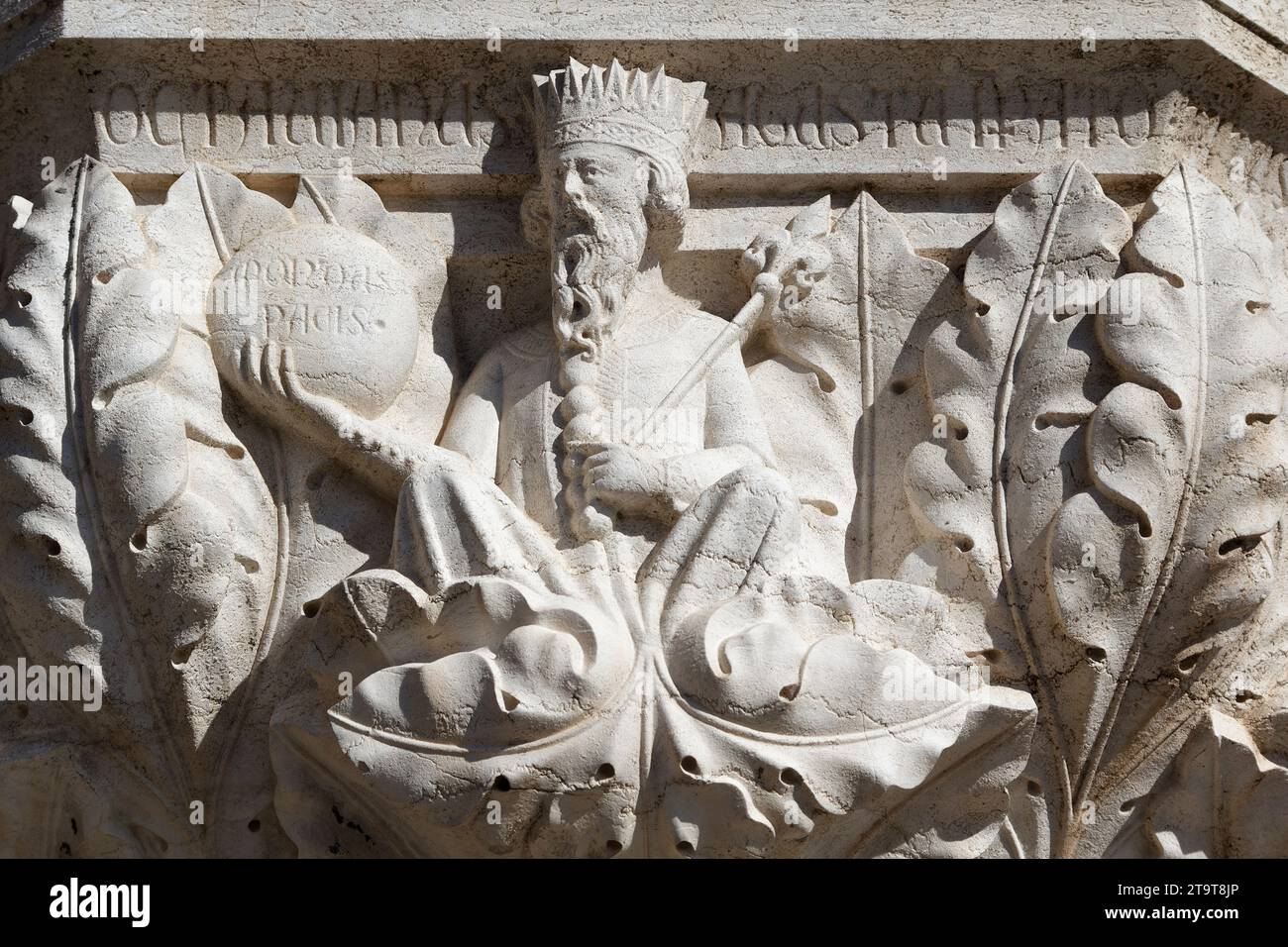 Augustus Octavianus (Octavian) - Monarchs - Column capital of Palazzo Ducale (Doge's Palace, St Mark's Square) - Venice Stock Photo