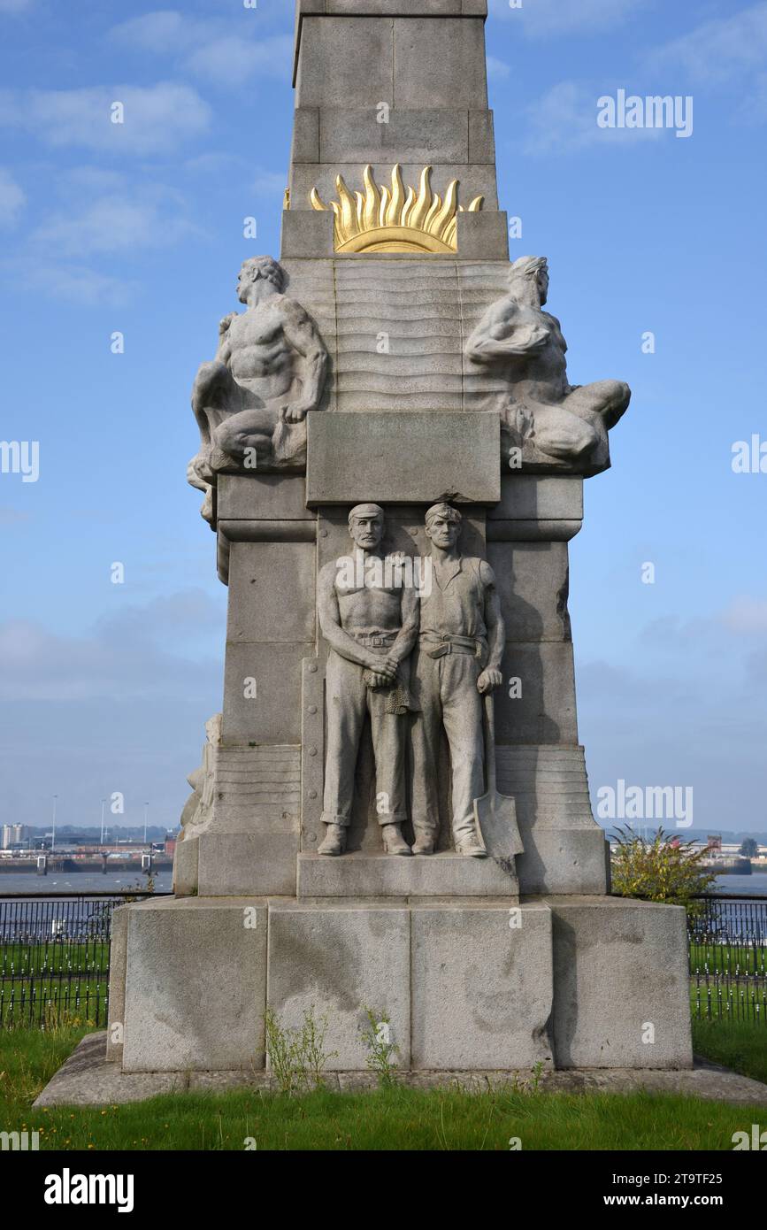 Sculptures of Manual Workers, Stokers & Engineers, or Working Class Heroes, on Titanic Monument or Memorial (1916) Pier Head Liverpool Stock Photo