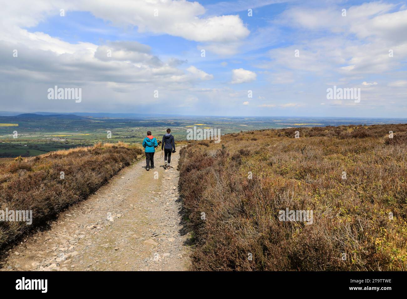 People walking at Stiperstones hills, Shropshire, England, UK Stock ...