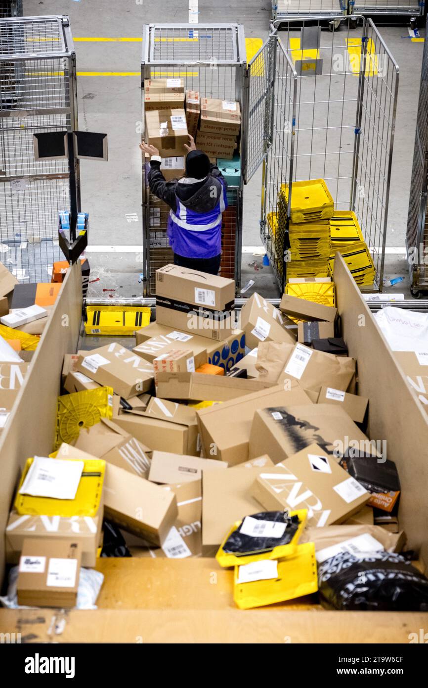 Dhl service point hires stock photography and images Alamy