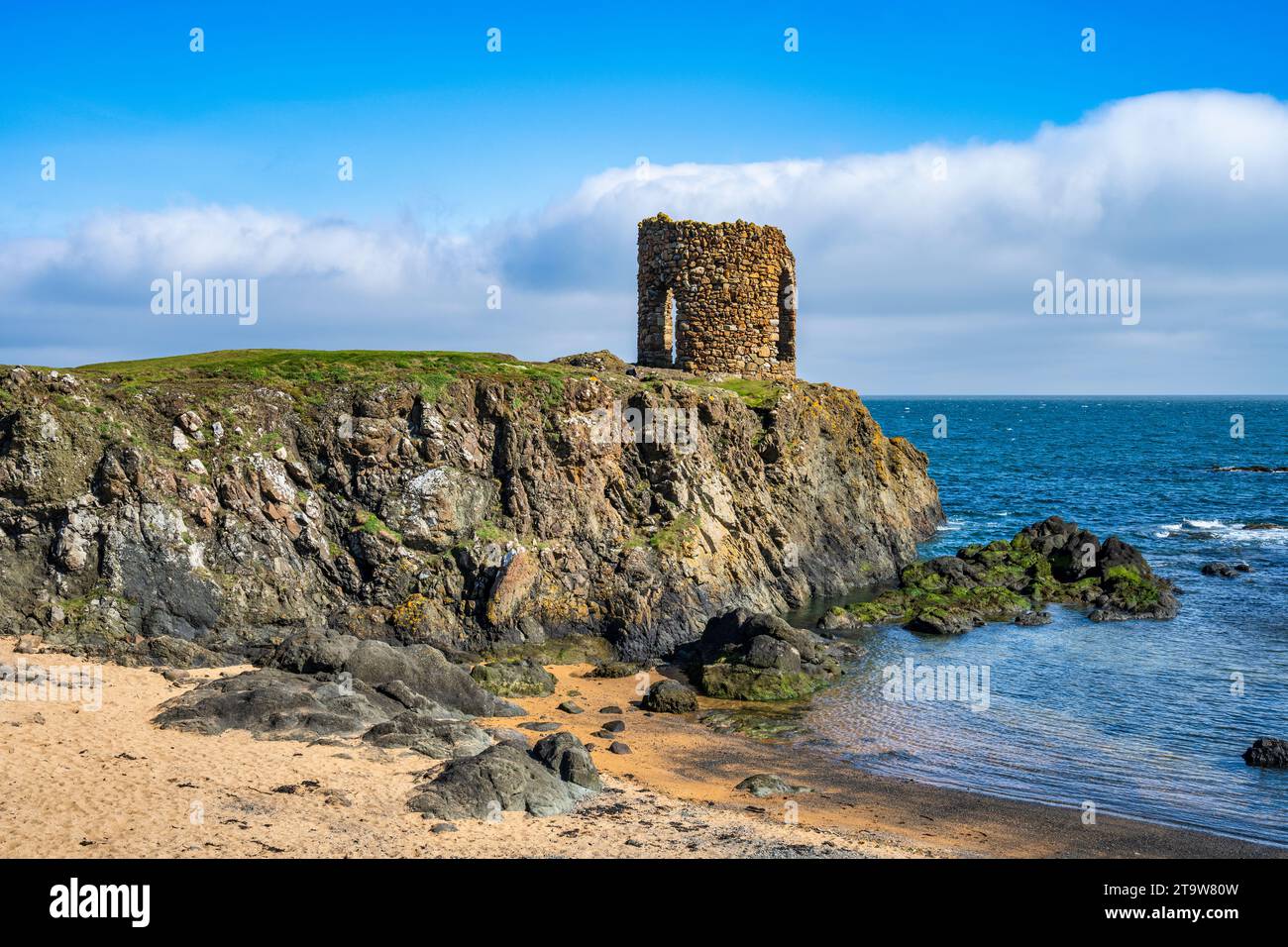 Lady’s Tower on the Fife Coastal Path near the coastal town of Elie in