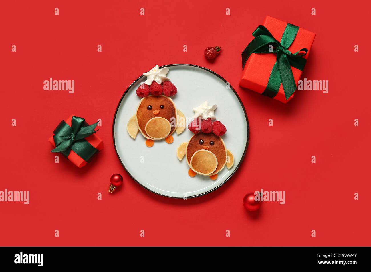 Penguins top view hi-res stock photography and images - Alamy