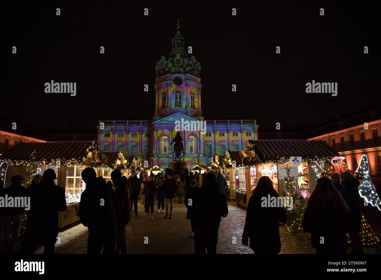 Weihnachtsmarkt schloss charlottenburg hires stock photography and