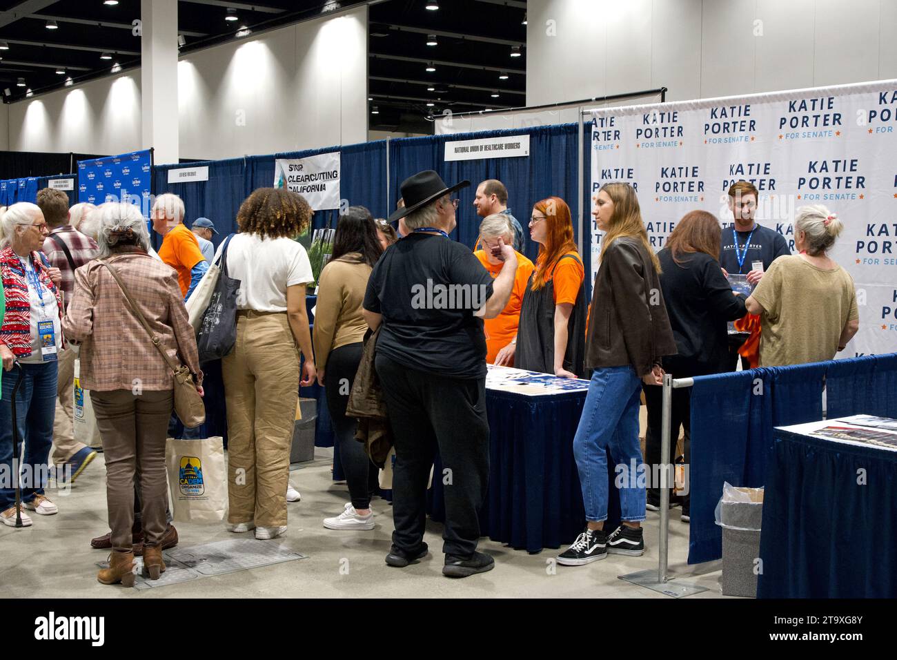 Sacramento, CA - Nov 17, 2023: Convention participants an exhibitors in the Sacramento Convention Center exhibit room at the California Democratic End Stock Photo