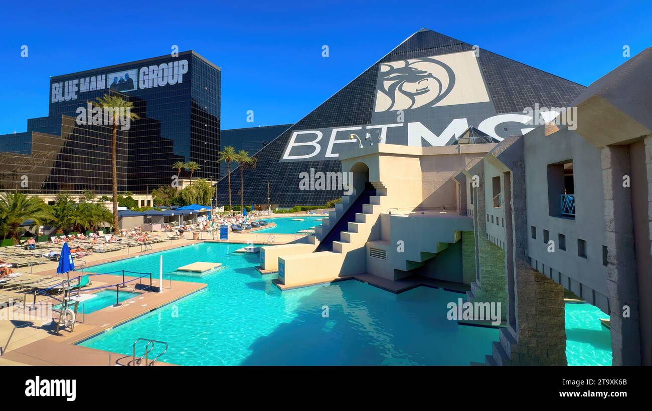 The pool and spa area at the Luxor Hotel Las Vegas LAS VEGAS, UNITED
