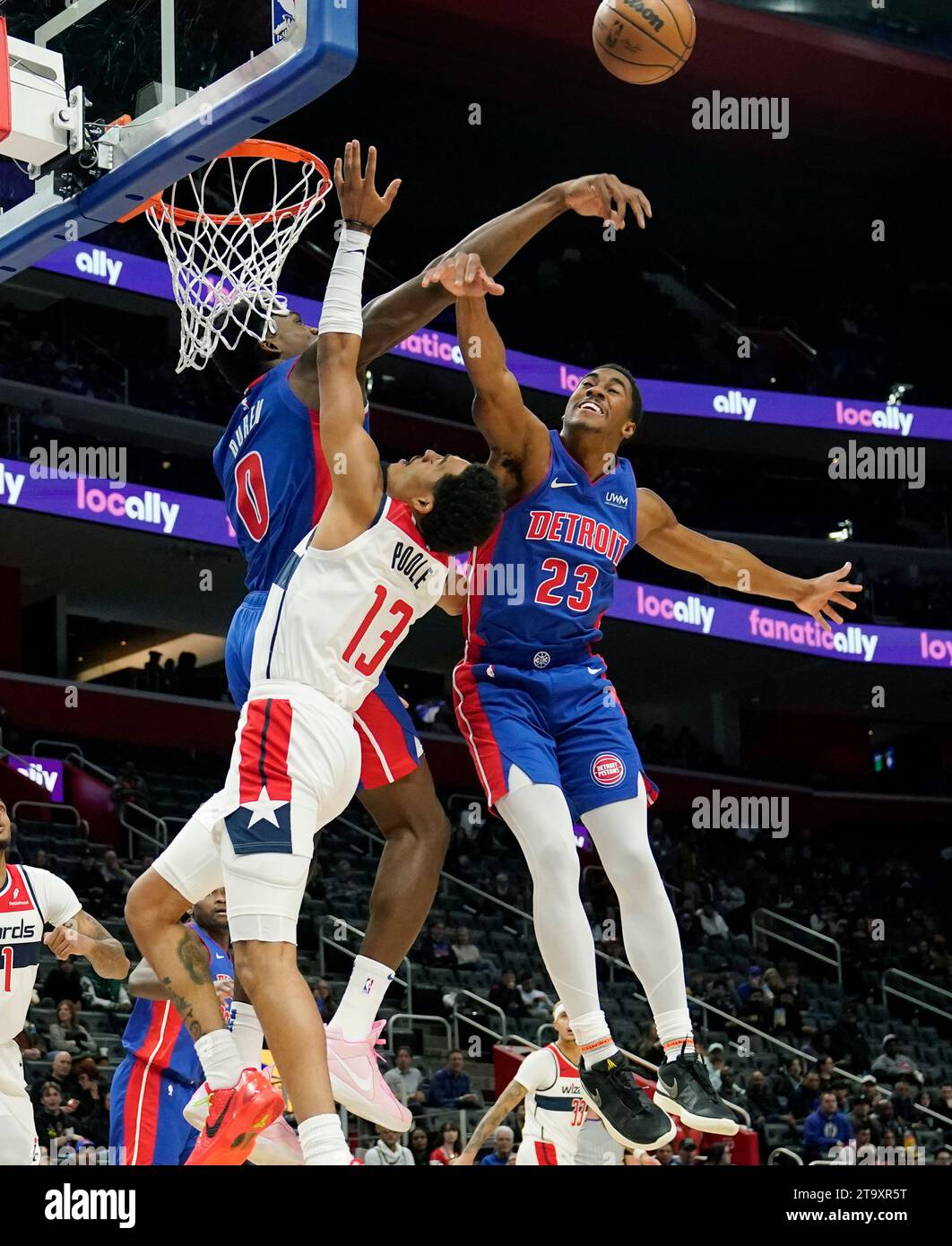Detroit Pistons center Jalen Duren (0) and guard Jaden Ivey (23) knock