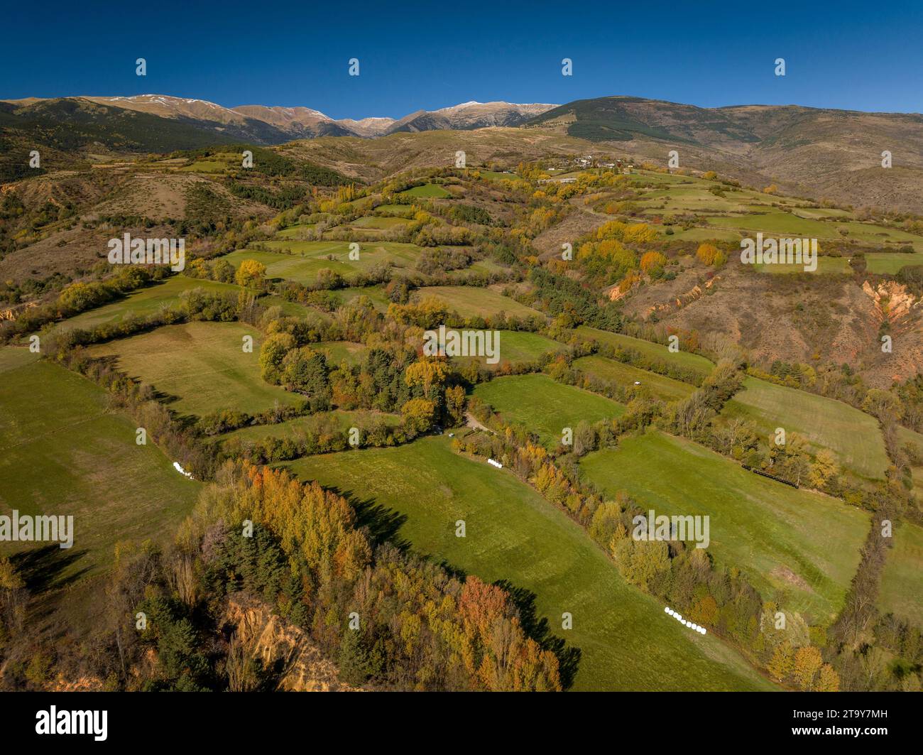 Aerial view of fields between All and Gréixer, in autumn (Cerdanya, Catalonia, Spain, Pyrenees) ESP: Vista aérea de campos entre All y Gréixer España Stock Photo
