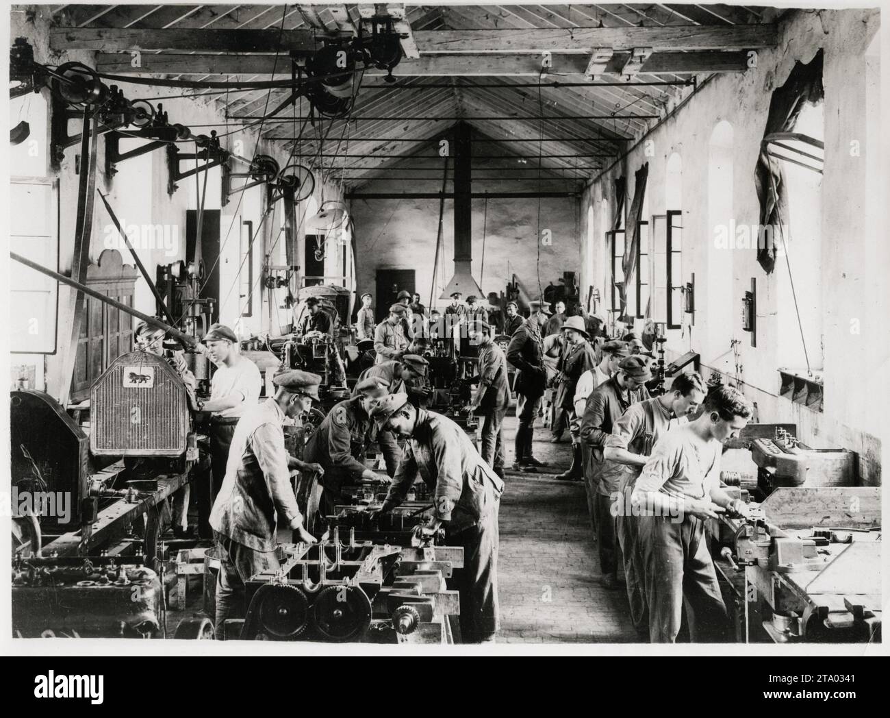 WW1 World War I - Interior of a repair shop in Italy Stock Photo