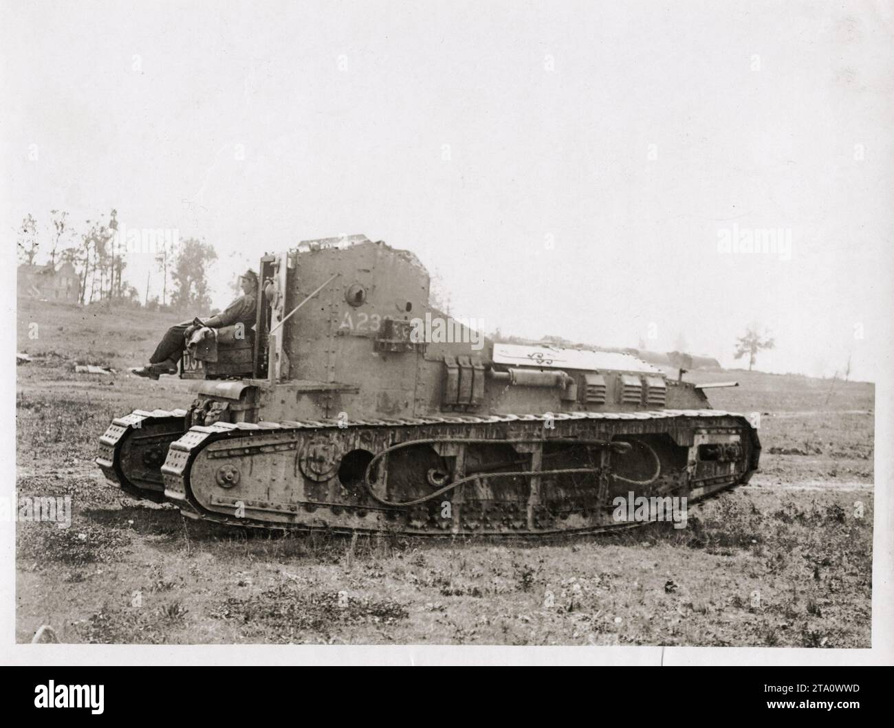 WW1 World War I - Soldier resting on a whippet tank Stock Photo