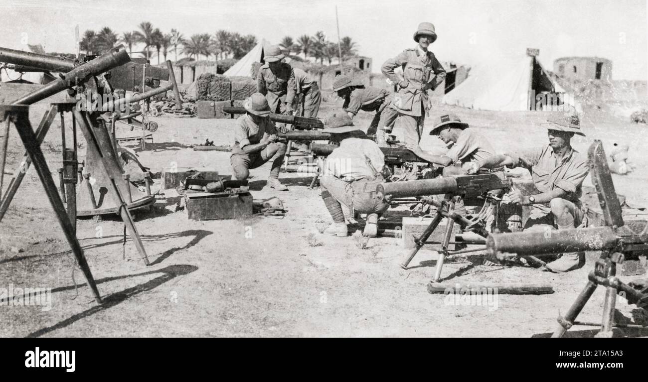WW1 World War I - Guns at dump in Ramadie, Mesopotamia, Iraq Stock Photo