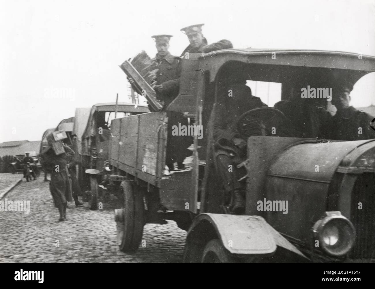 WW1 World War I - Convoy of British army trucks Stock Photo