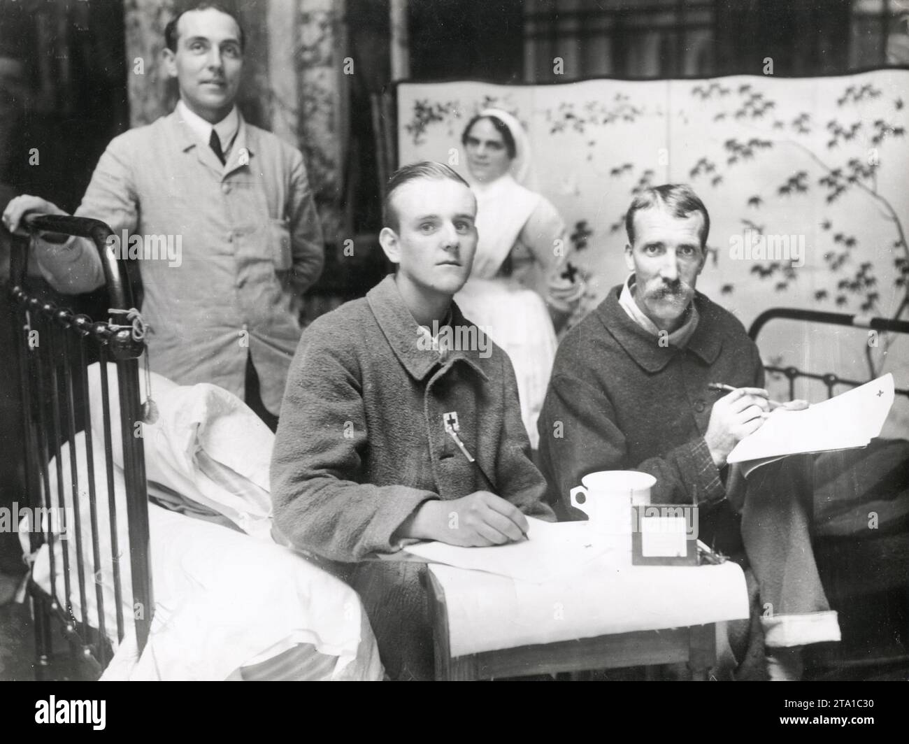 WW1 World War I - injured British soldiers write home from hospital -Private C Howell and Private C Jones Stock Photo