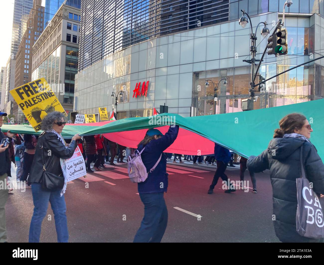 Consumers attention hi-res stock photography and images - Alamy