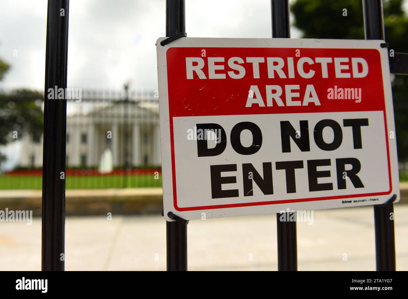 Political lawn sign hi-res stock photography and images - Alamy