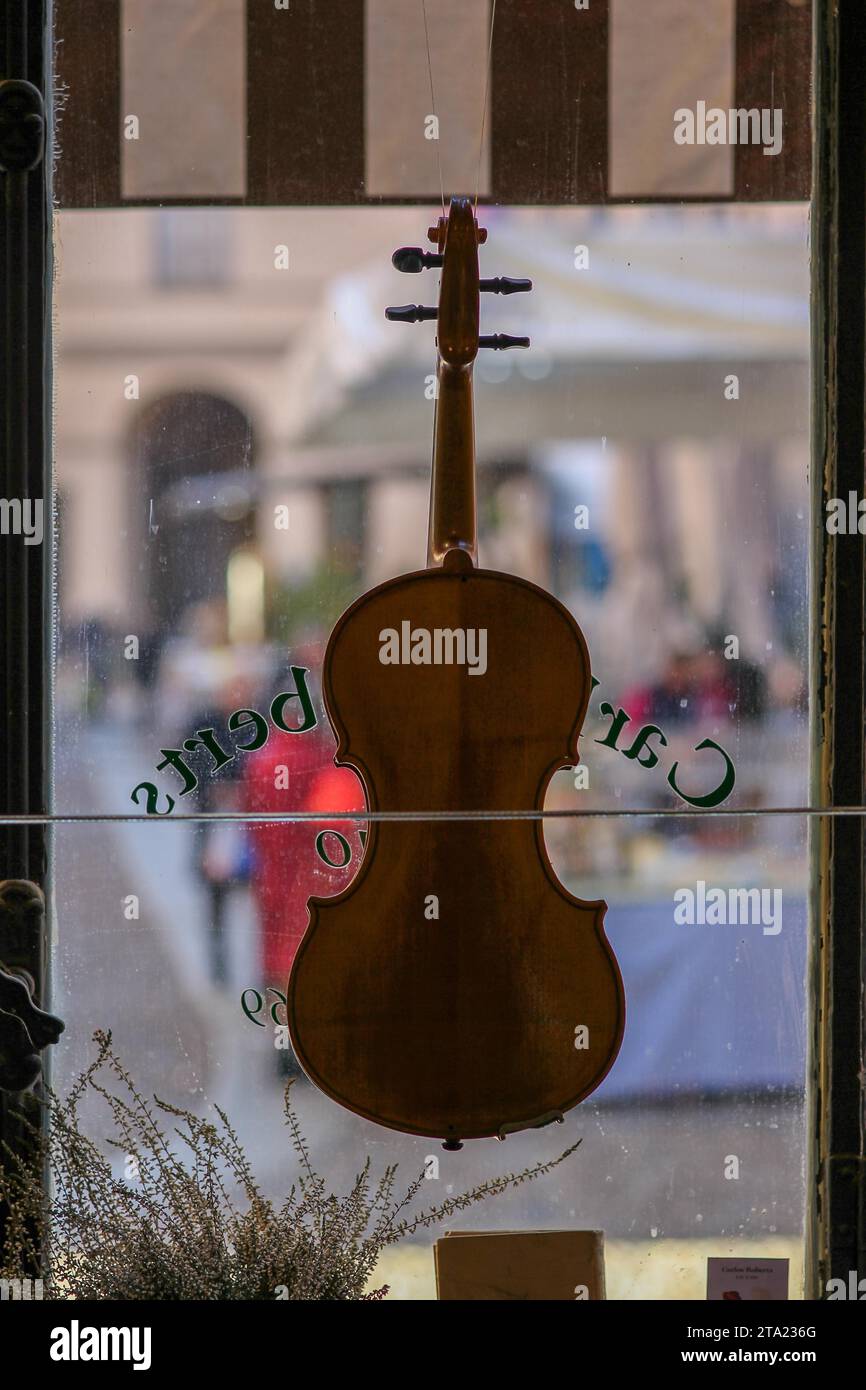 Cremona violin maker hires stock photography and images Alamy