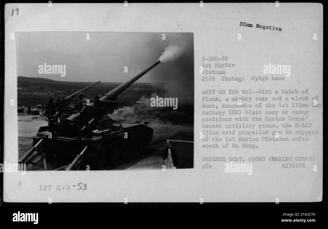 M 107 175mm self propelled gun hi-res stock photography and images - Alamy