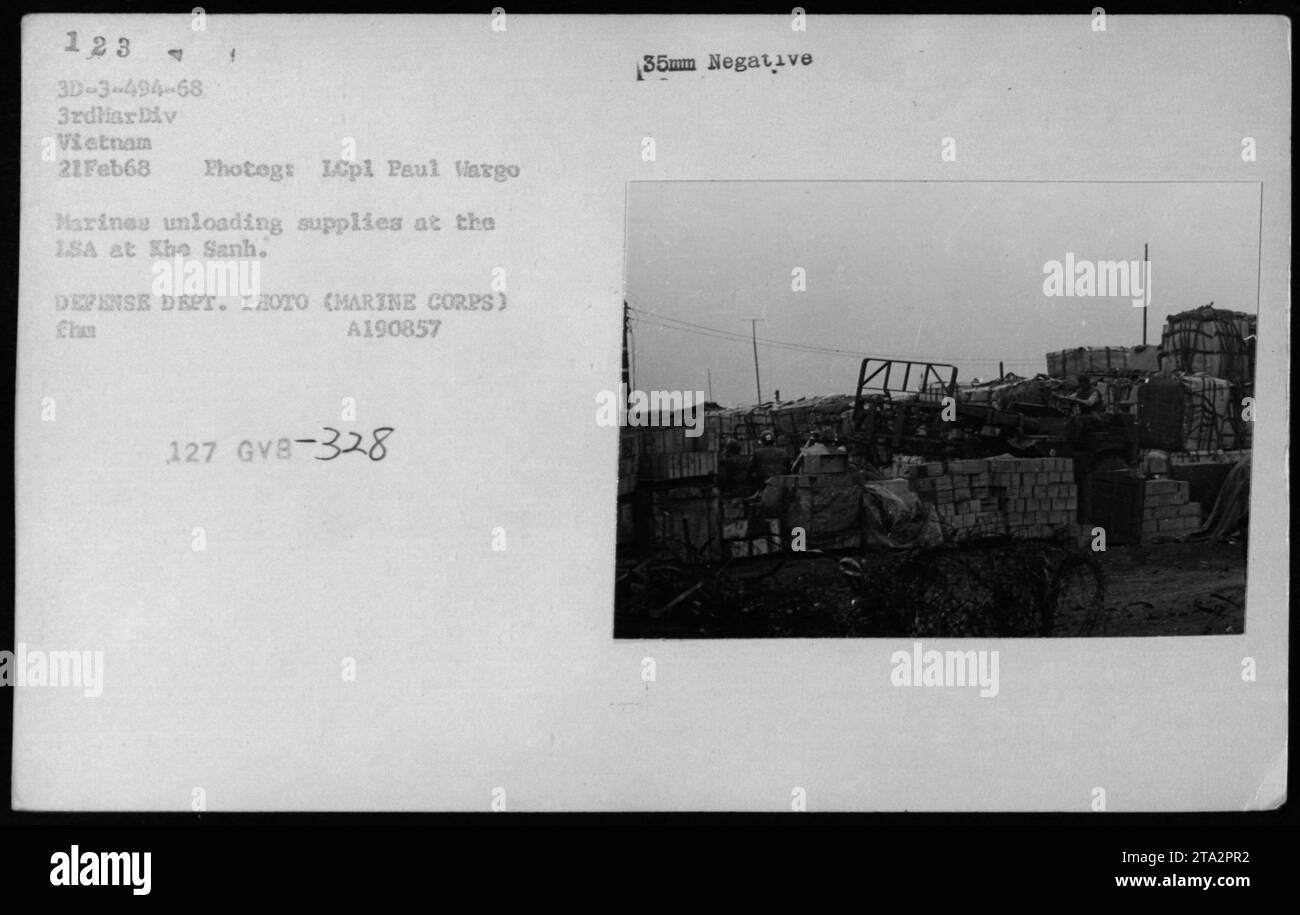 Marines unloading supplies at the ISA at Khe Sanh during the Vietnam ...