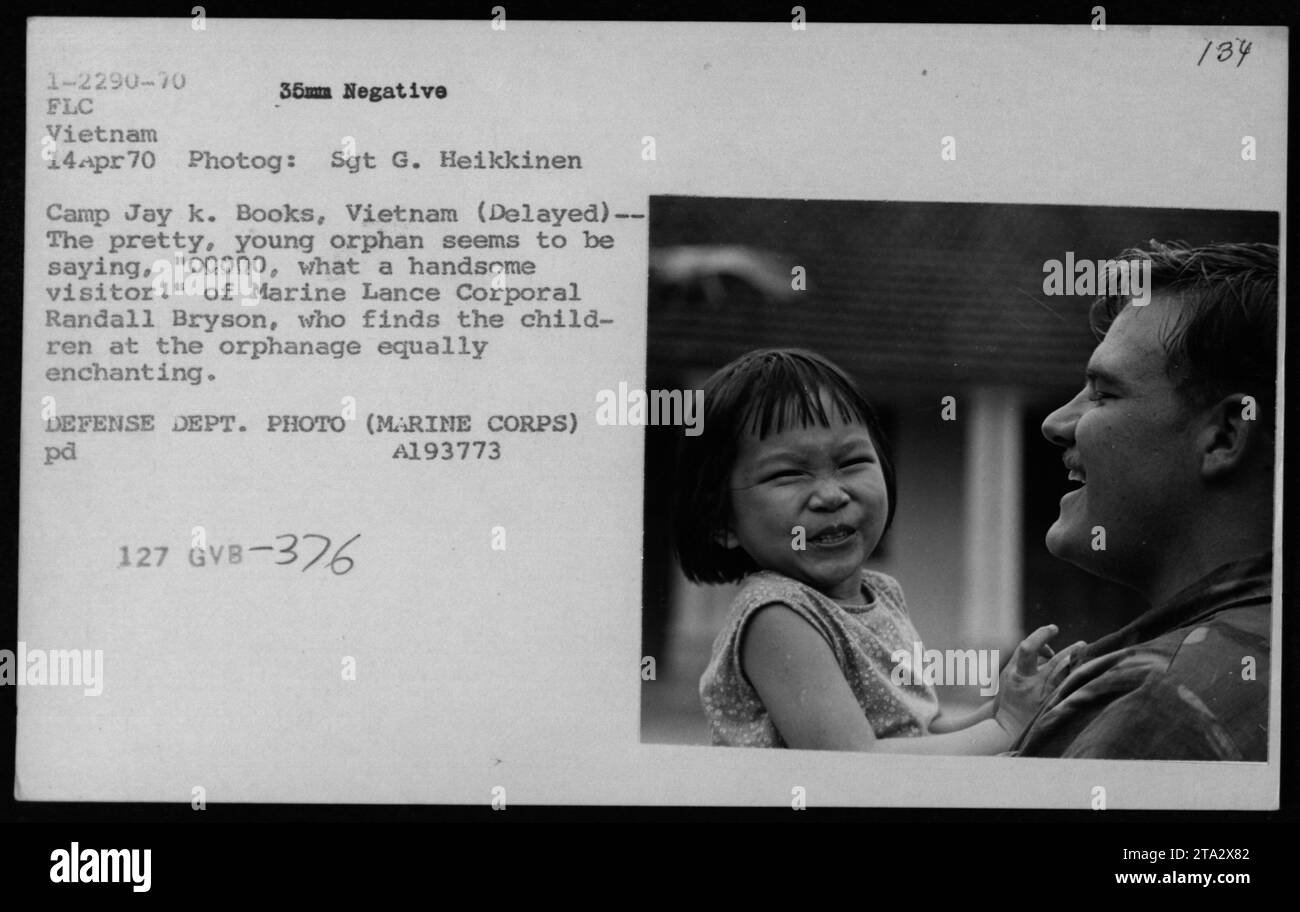 elfbar nachfüll pod läuft aus Vietnam war orphanage hi-res stock photography and images