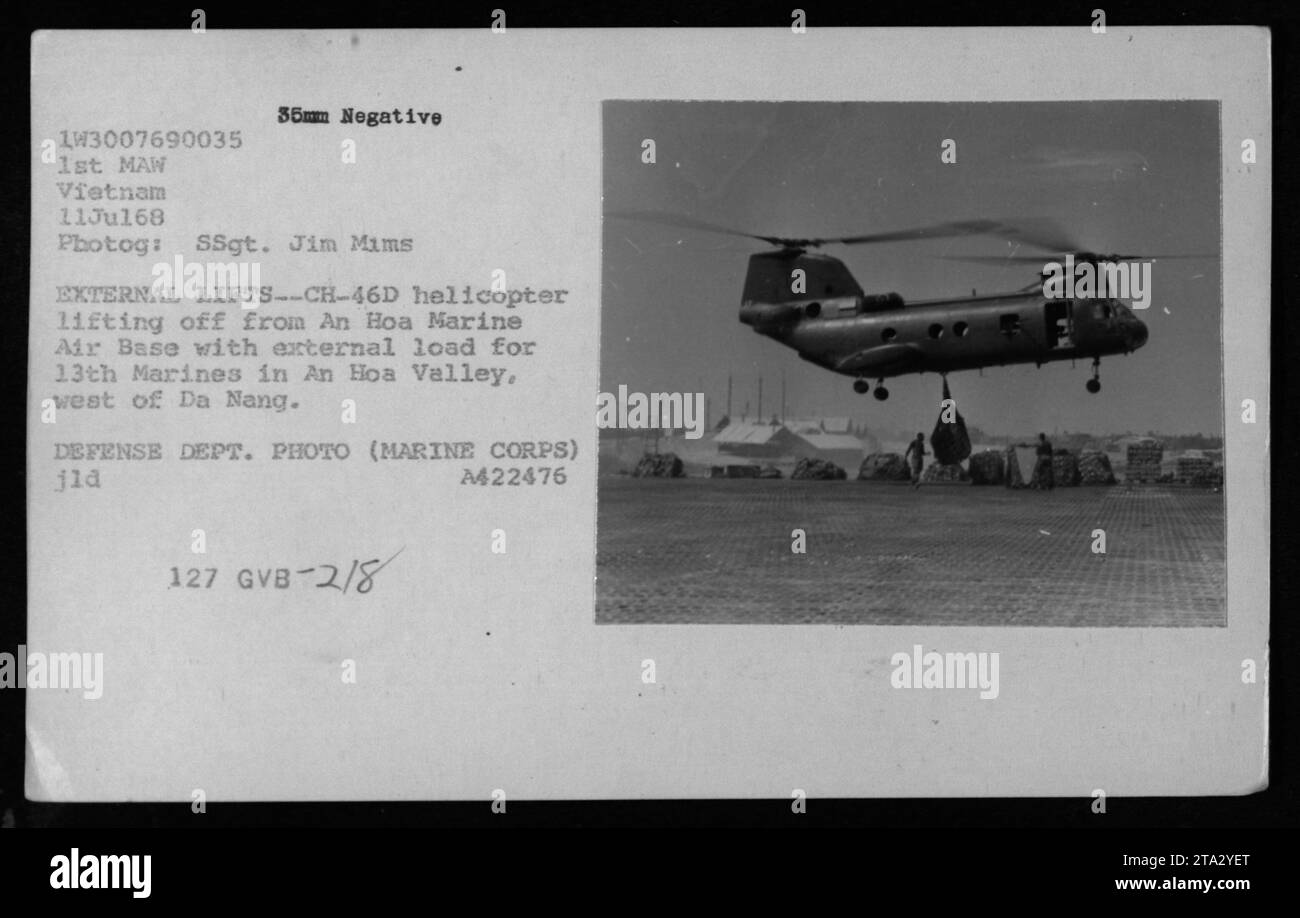 American heavy lift cargo aircraft Black and White Stock Photos ...