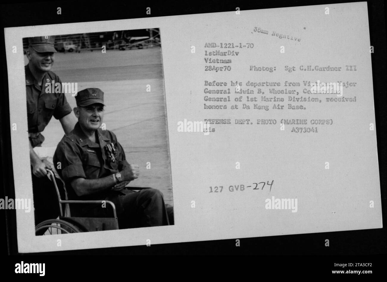 Vietnam War: Major General Edvin B. Wheeler, Commanding General of the 1st Marine Division, receives honors at Da Nang Air Base before his departure from Vietnam. Photograph taken on April 28, 1970. (Image: Sgt C.H. Gardner III / Department of Defense) Stock Photo