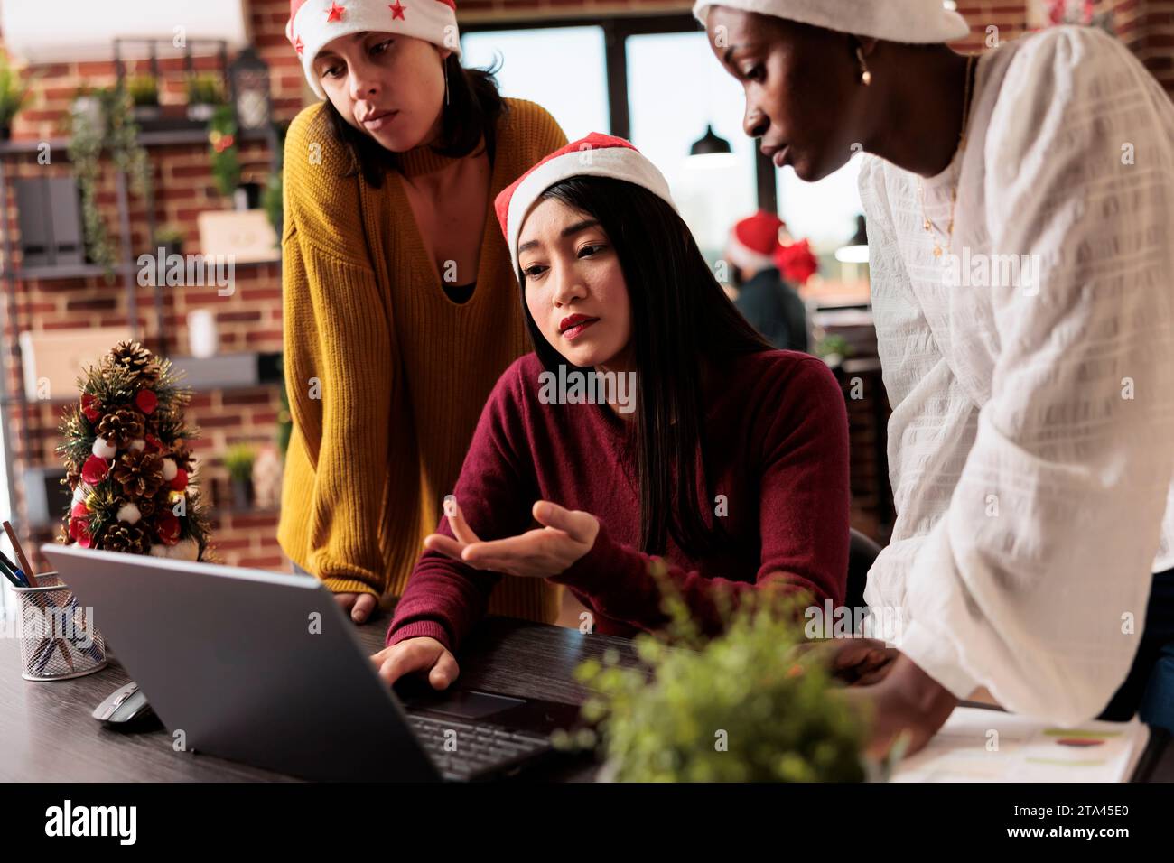 Employee hats hi-res stock photography and images - Alamy