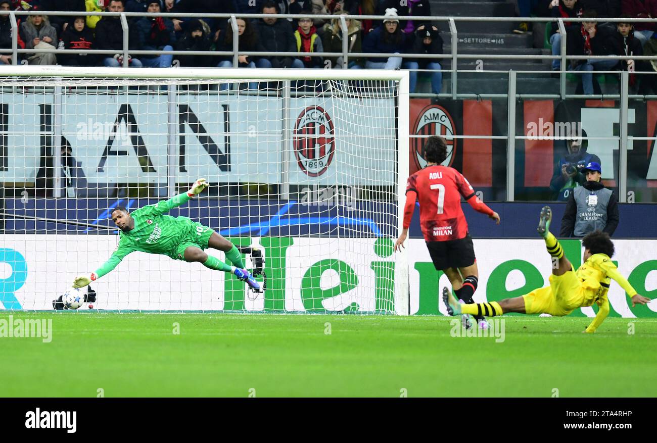 Adeyemi Running Adeyemi goal hi-res stock photography and images - Alamy