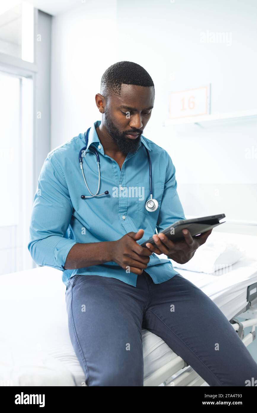 Male hospital bed hi-res stock photography and images - Alamy