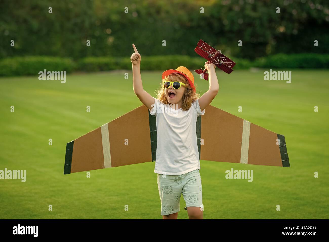 REVERSIBLE KIDS WINGS HYPED UP HIPPIE main image 1