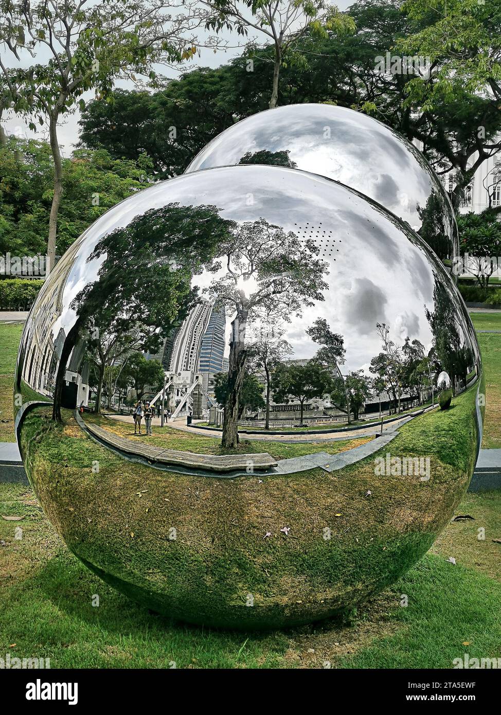 Mirror balls singapore hires stock photography and images Alamy