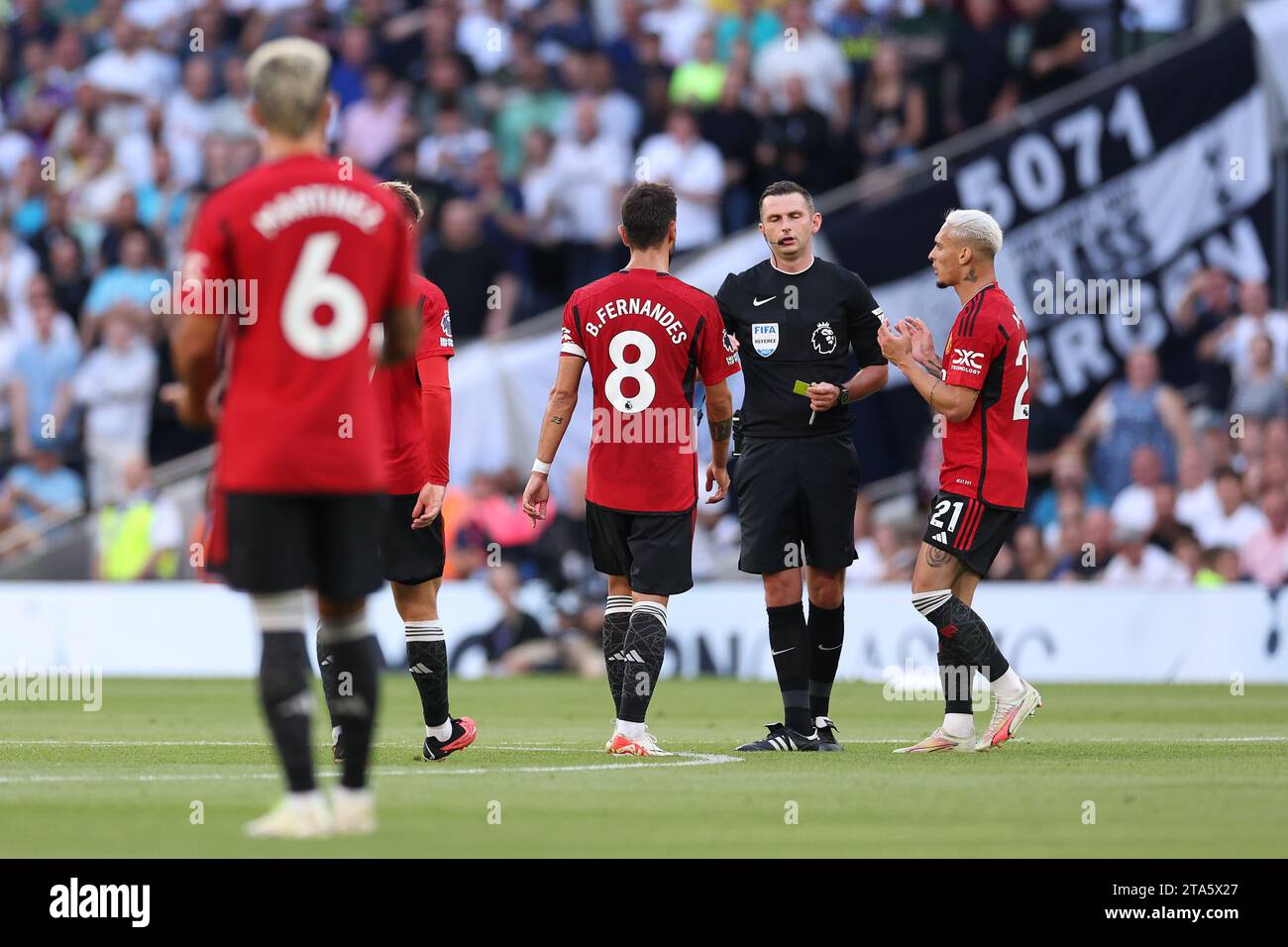 Bruno Fernandes of Manchester Utd argues with Referee Michael Oliver ...