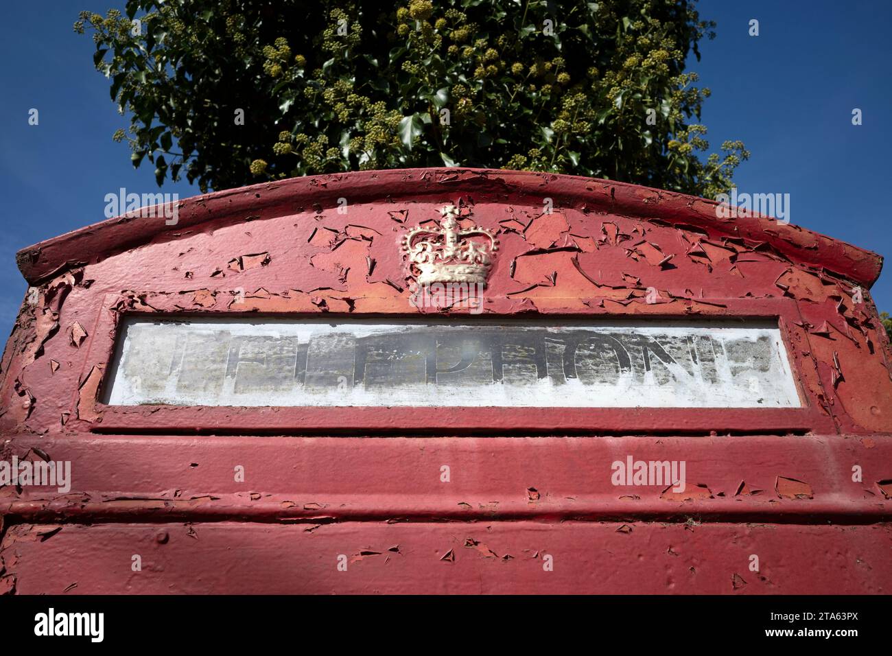 Old fashioned red telephone box hi-res stock photography and images - Alamy