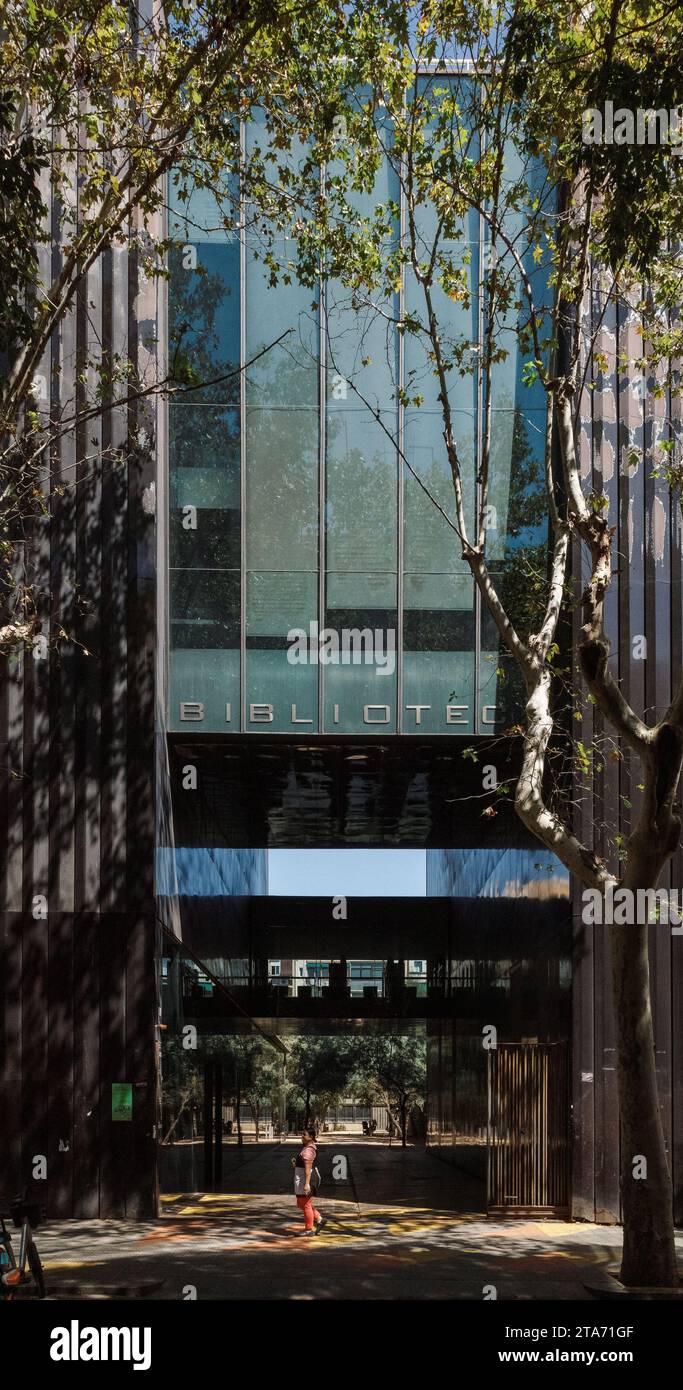 Barcelona, Spain, 31, August, 2023.  Sant Antoni Library - Joan Oliver.  Credit: Joan Gosa/Alamy Stock Photo
