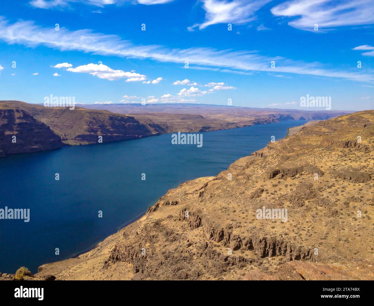 Aerial pacific northwest river flowing hi-res stock photography and ...