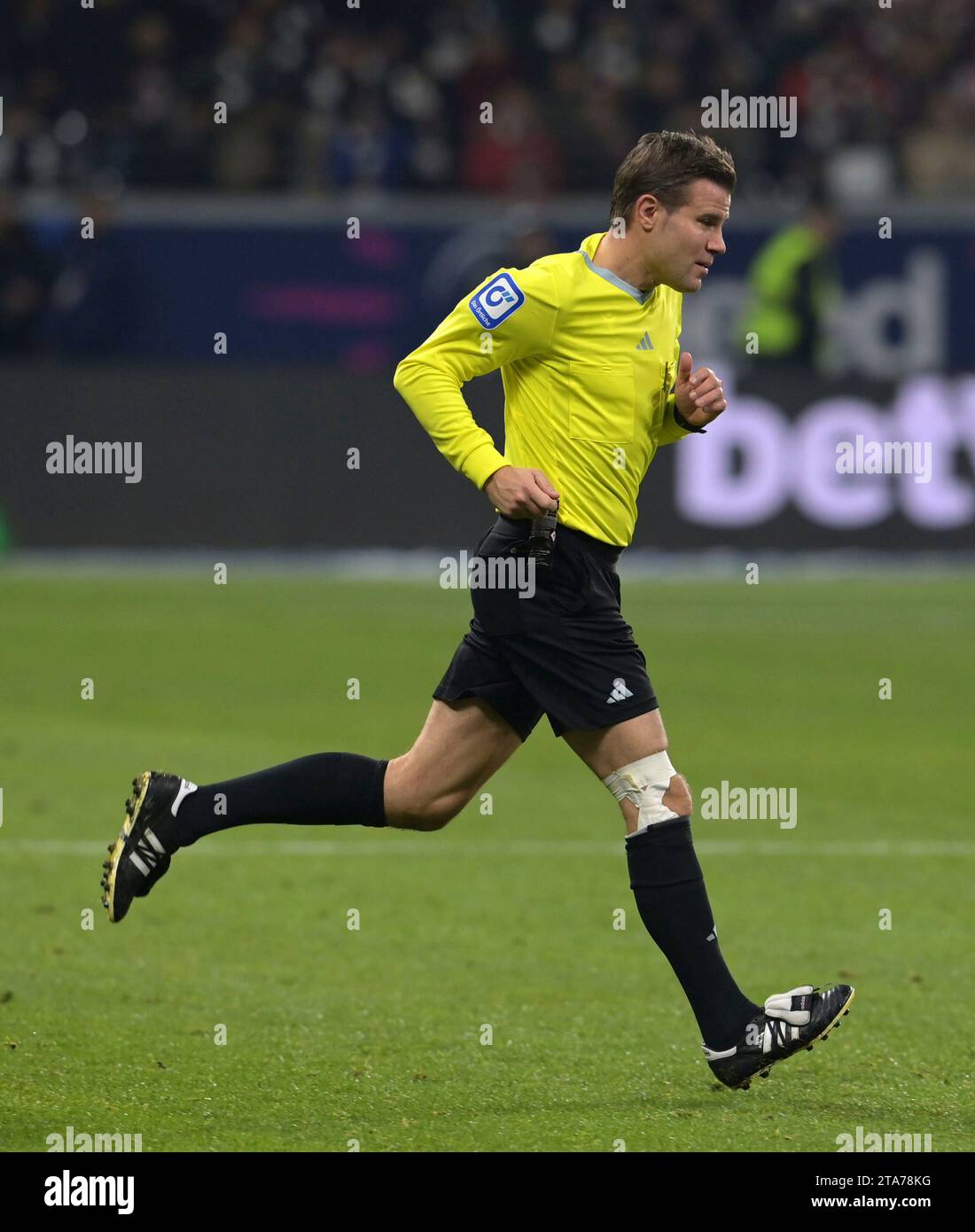 SCHIEDSRICHTER FELIX BRYCH VERLETZUNG in seinem