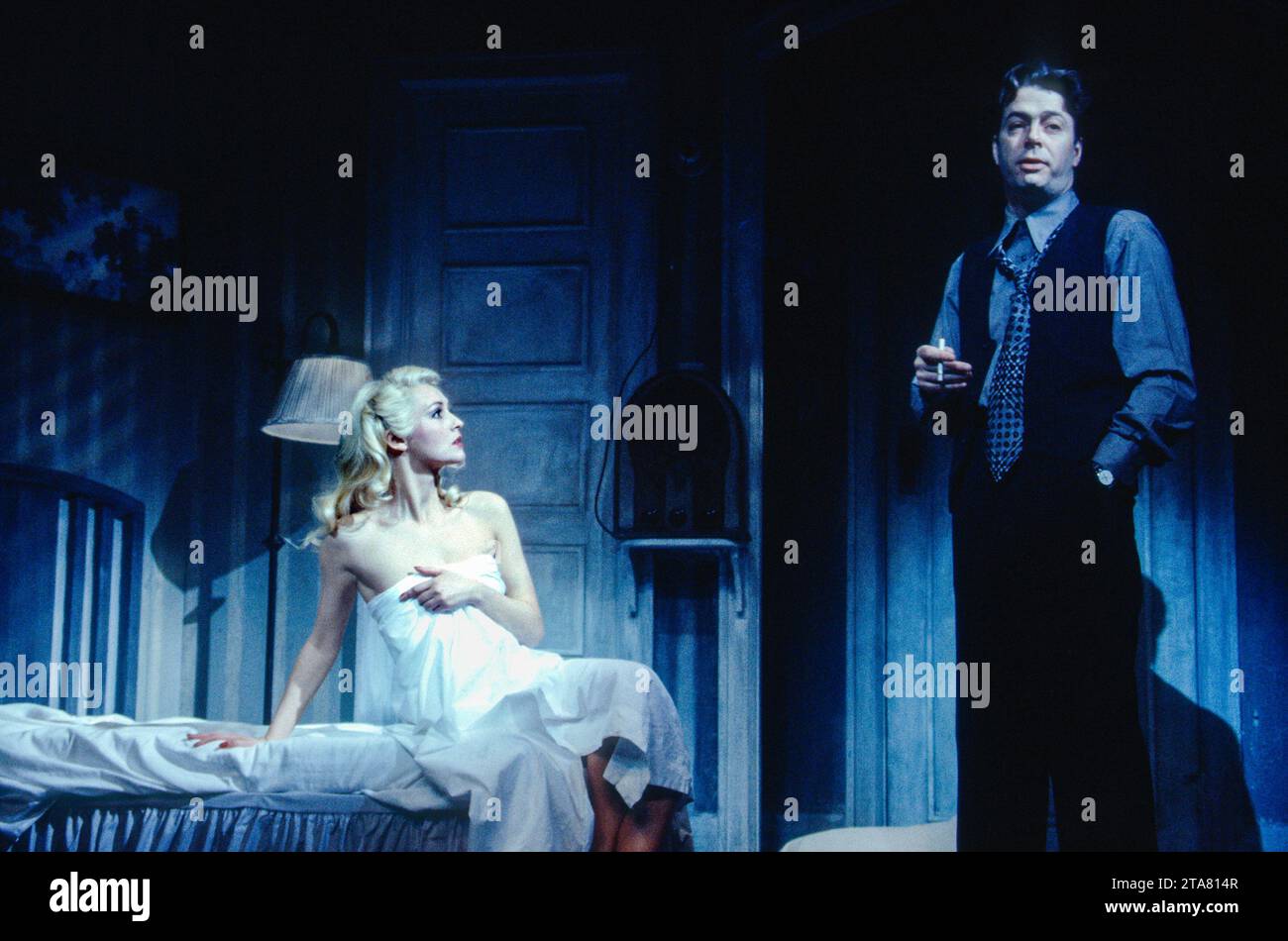 Sarah-Jane Hassell (Mallory Kingsley / Avril Raines), Roger Allam (Stone) in CITY OF ANGELS at the Prince of Wales Theatre, London W1  30/03/1993  book: Larry Gelbart  music: Cy Coleman  lyrics: David Zippel  set design: Robin Wagner  costumes: Florence Klotz  lighting: Paul Gallo  fights: B H Barry  musical staging: Walter Painter  director: Michael Blakemore Stock Photo